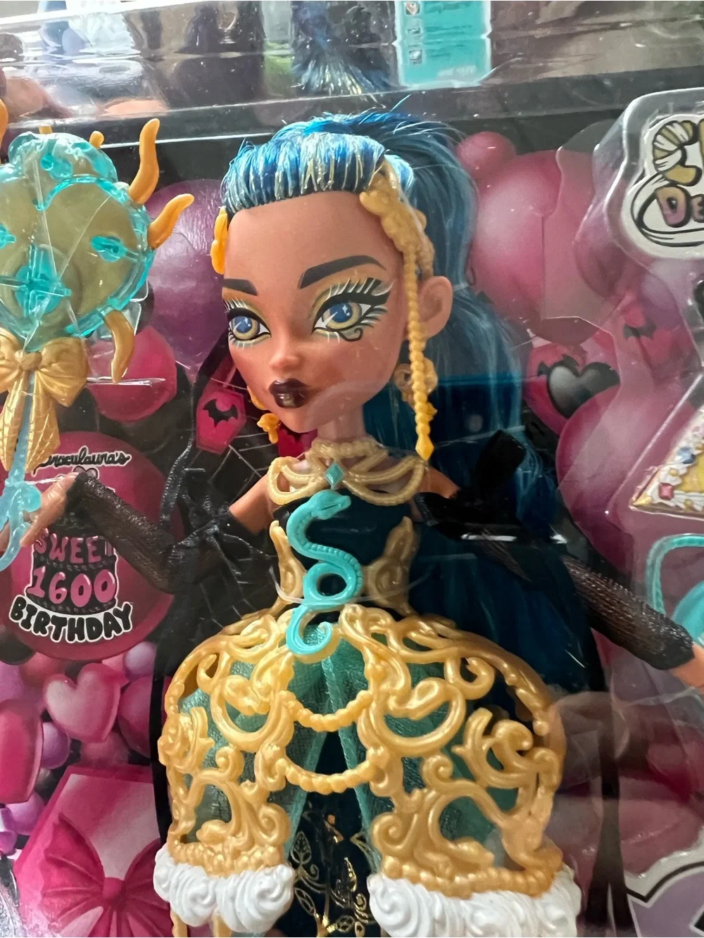 monster high Cleo de Nile Doll - Teal, Gold & Black